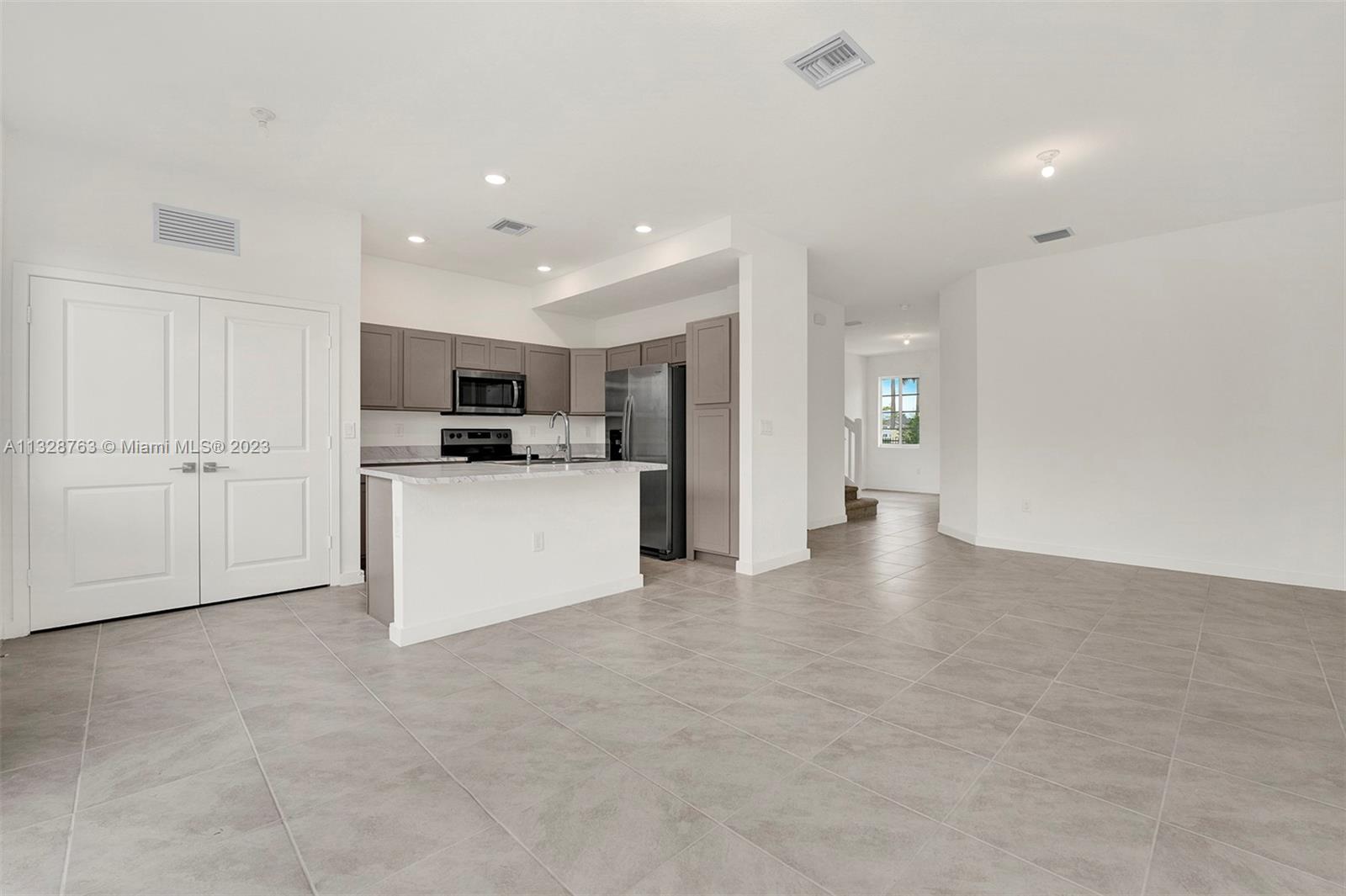 WALDEN PLACE II - Residential Lease