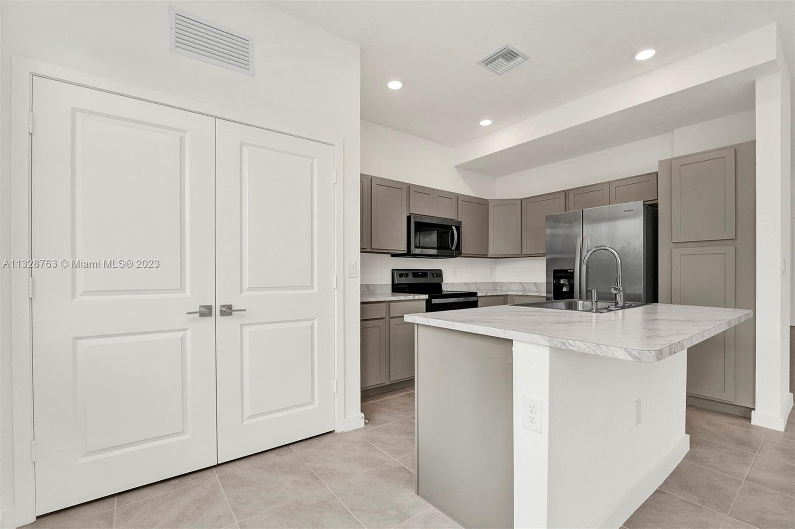 WALDEN PLACE II - Residential Lease
