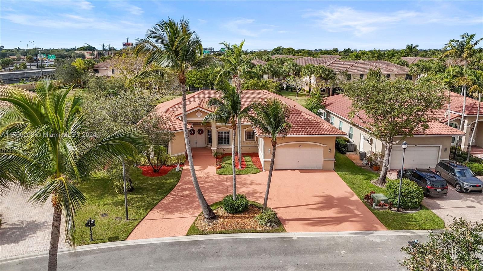 LAGO PLANTATION - Residential