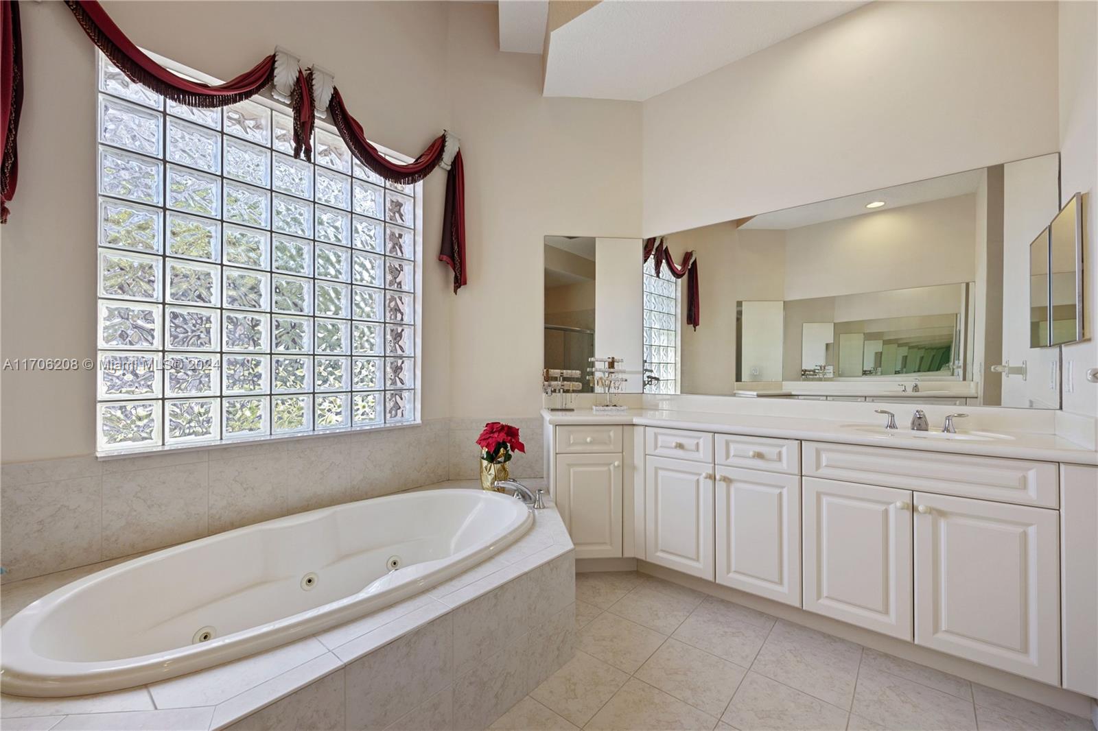LAGO PLANTATION - Residential