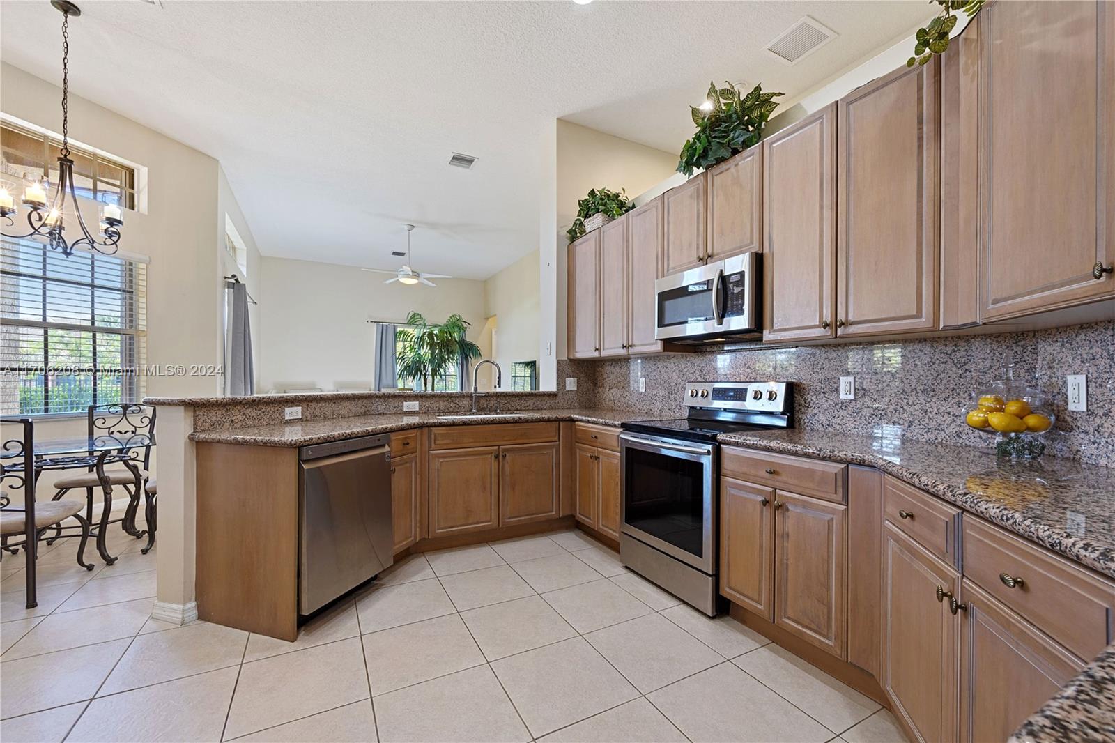 LAGO PLANTATION - Residential