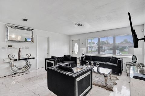 Photo of 320 N 71st Ave, Hollywood, FL 33024 (MLS # A11884004)