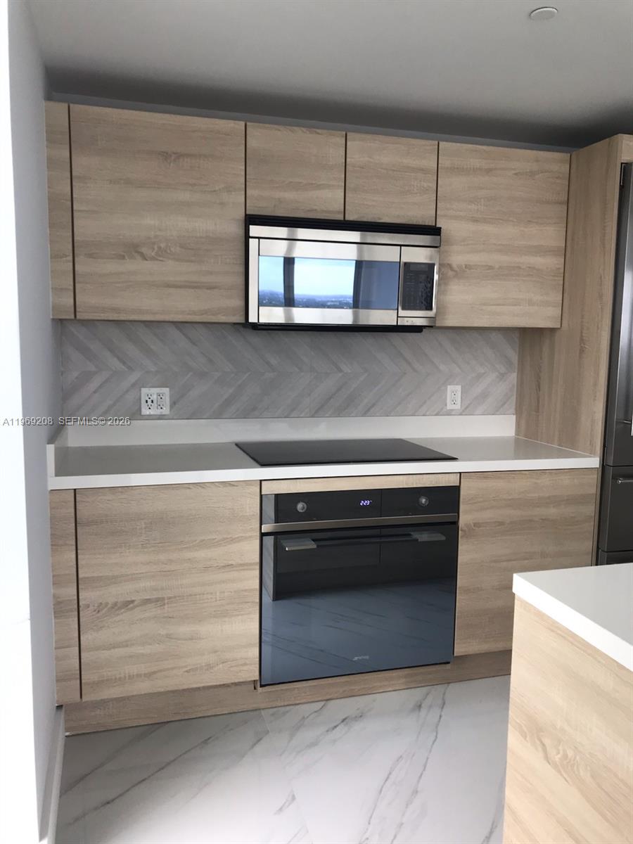 THE HARBOUR NORTH CONDO - Residential Lease