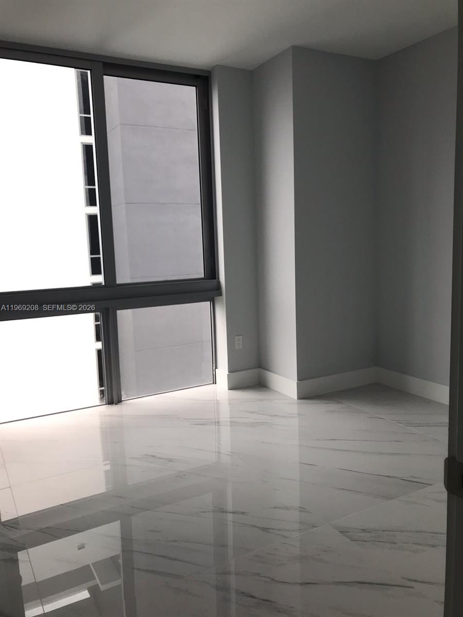 THE HARBOUR NORTH CONDO - Residential Lease