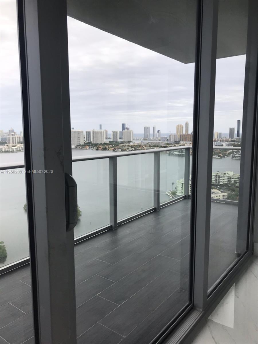 THE HARBOUR NORTH CONDO - Residential Lease