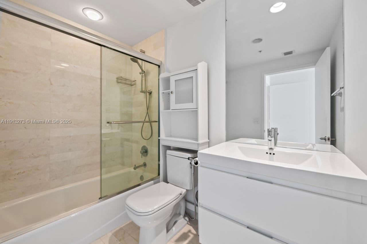 MARINA PALMS RESIDENCES N - Residential