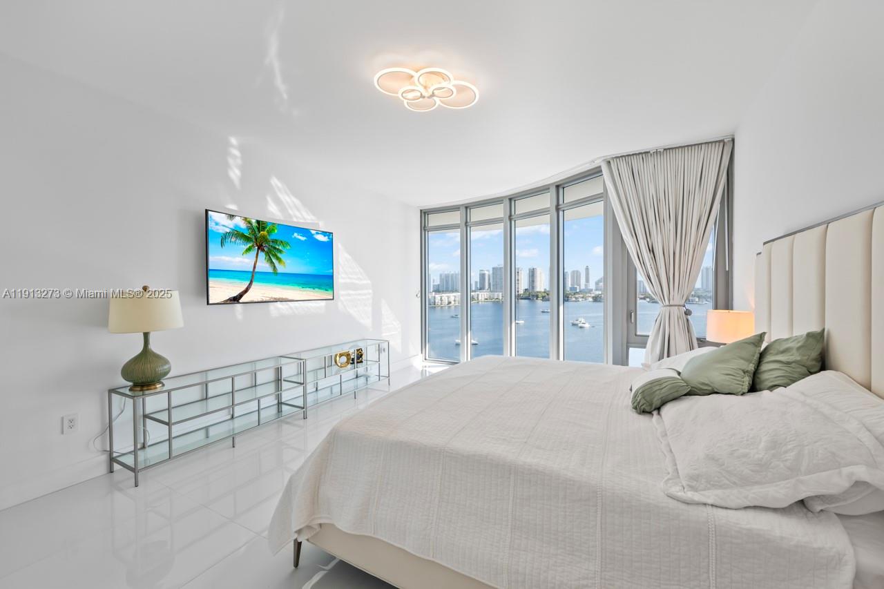 MARINA PALMS RESIDENCES N - Residential