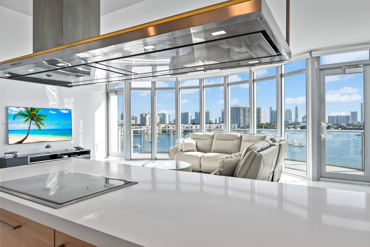 MARINA PALMS RESIDENCES N - Residential