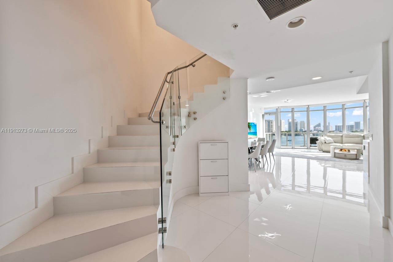 MARINA PALMS RESIDENCES N - Residential