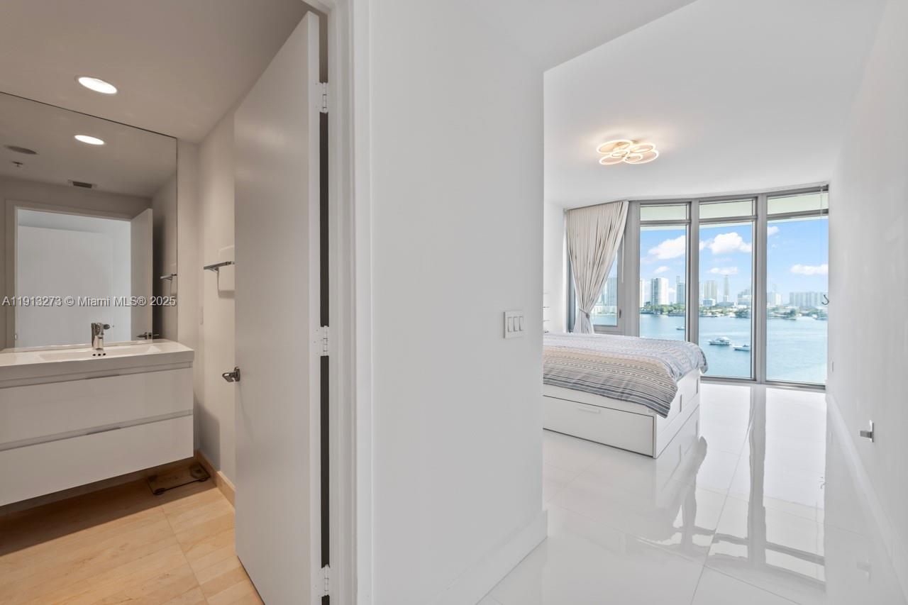 MARINA PALMS RESIDENCES N - Residential