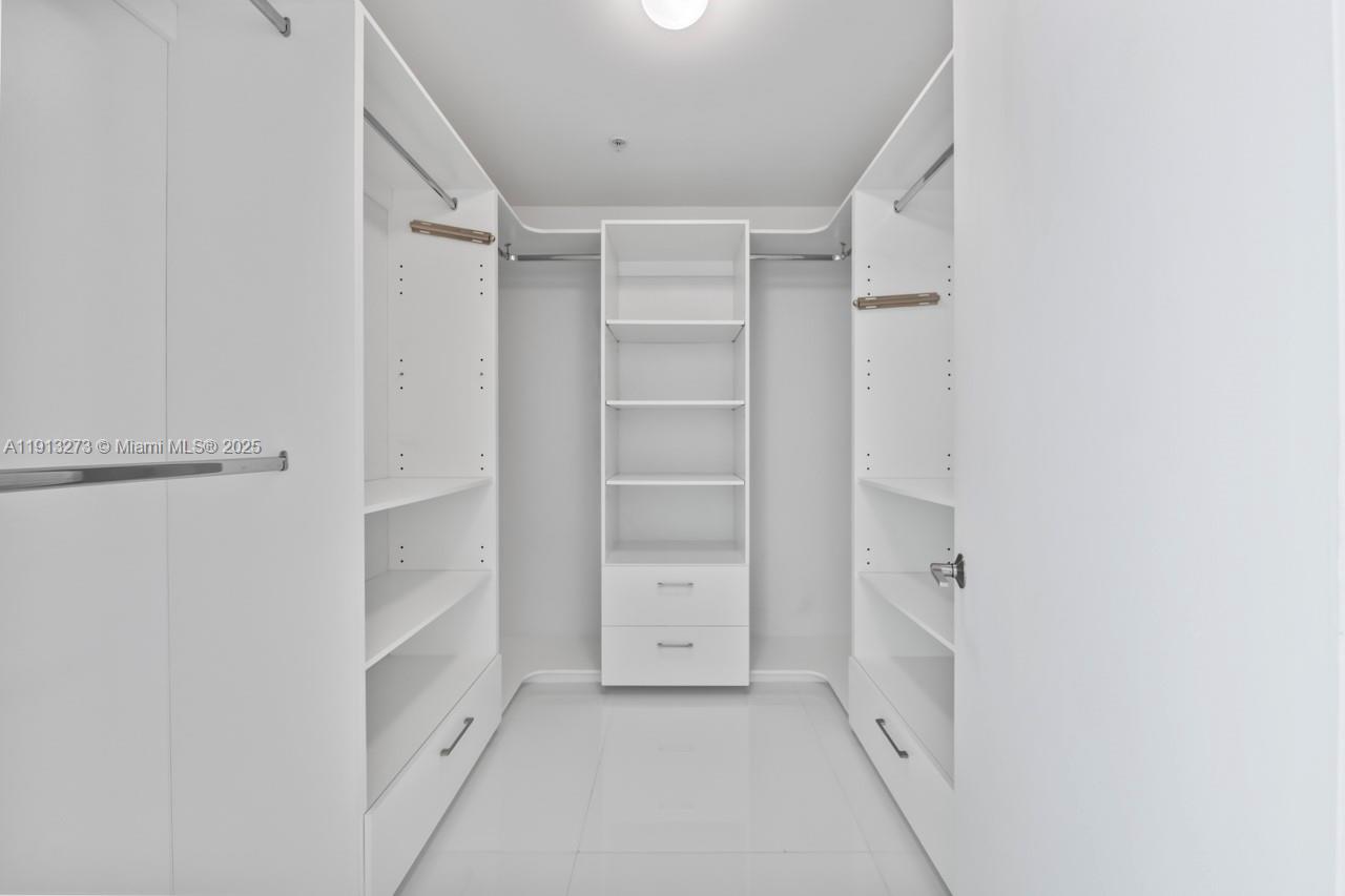 MARINA PALMS RESIDENCES N - Residential