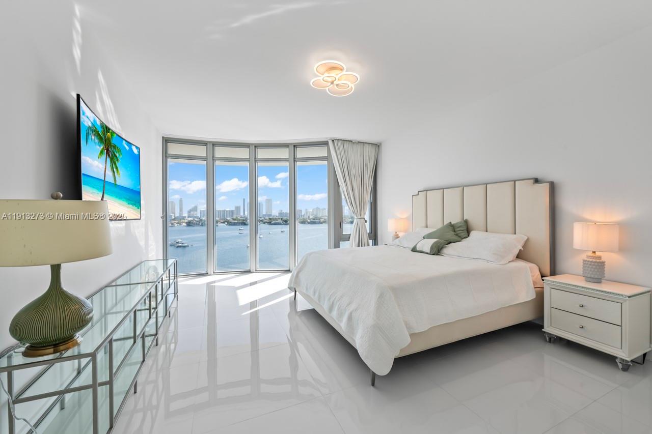 MARINA PALMS RESIDENCES N - Residential