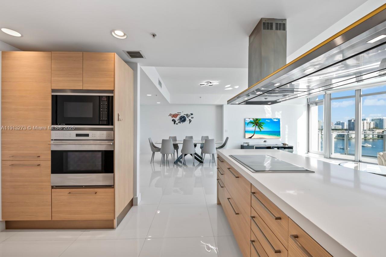 MARINA PALMS RESIDENCES N - Residential