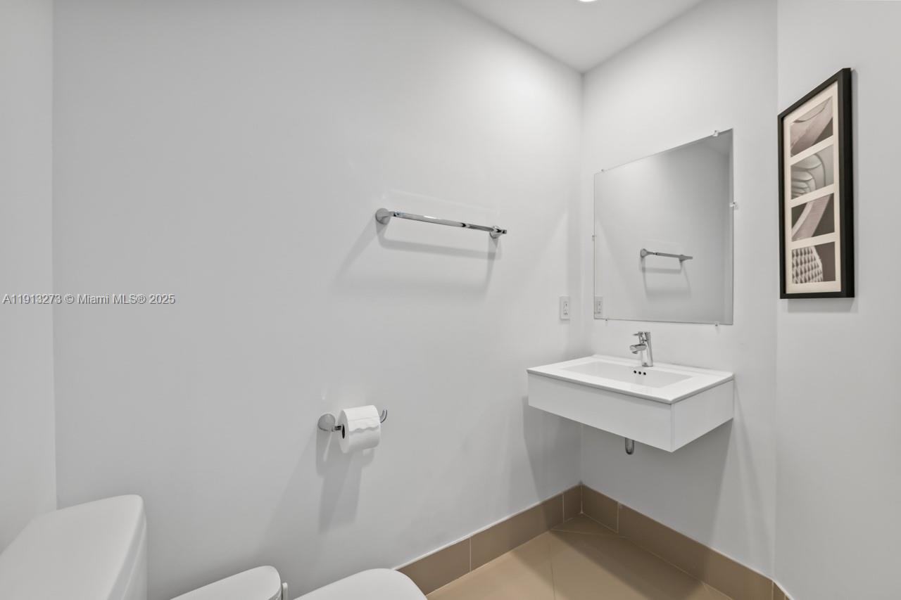 MARINA PALMS RESIDENCES N - Residential