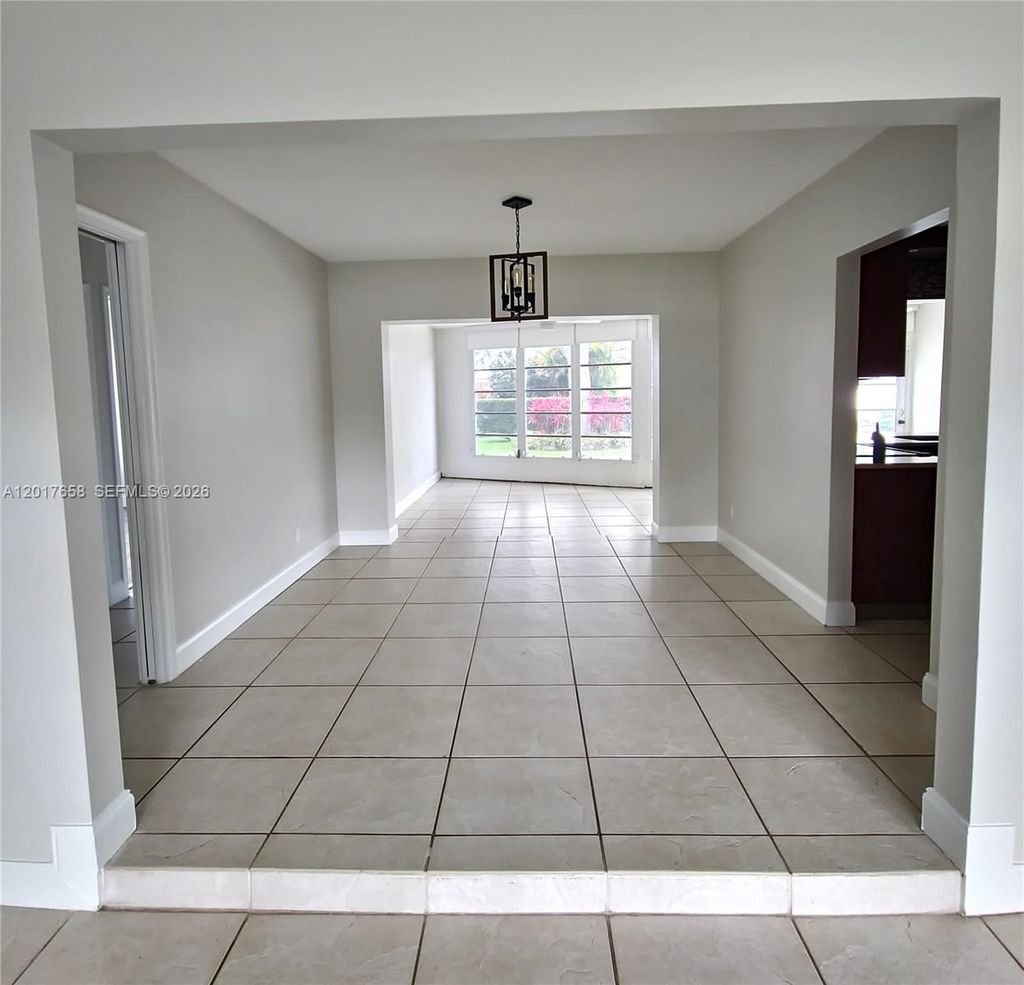 Photo of 4900 Cleveland St, Hollywood, FL 33021 (MLS # A12017658)