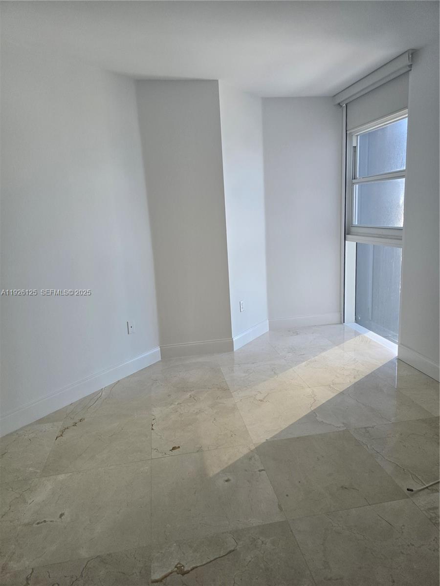 LA GORCE PALACE CONDO - Residential Lease