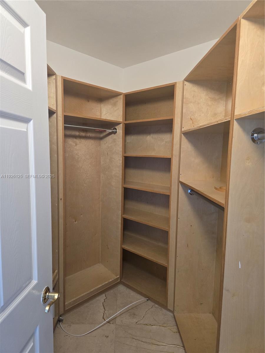 LA GORCE PALACE CONDO - Residential Lease