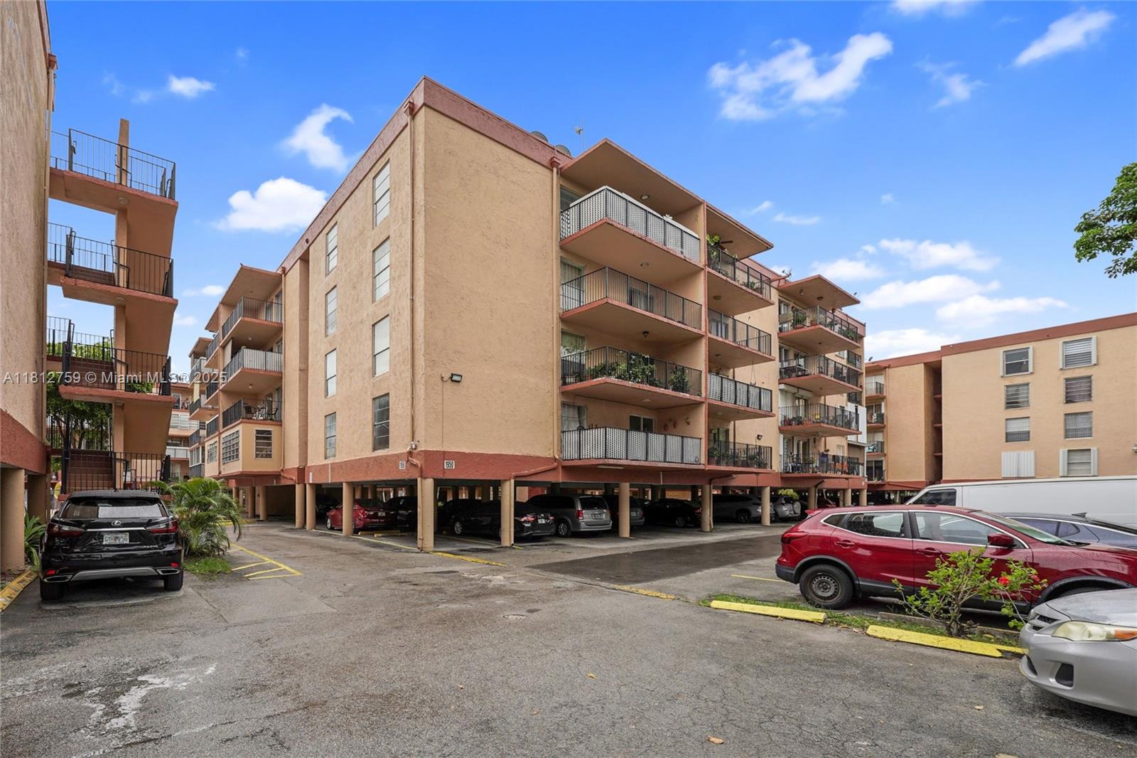 PALM-WEST GARDENS CONDO - Residential