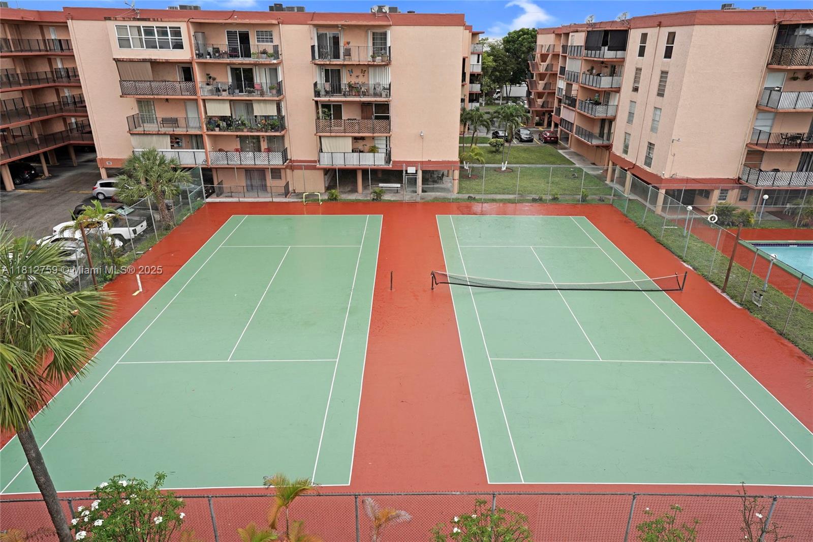PALM-WEST GARDENS CONDO - Residential