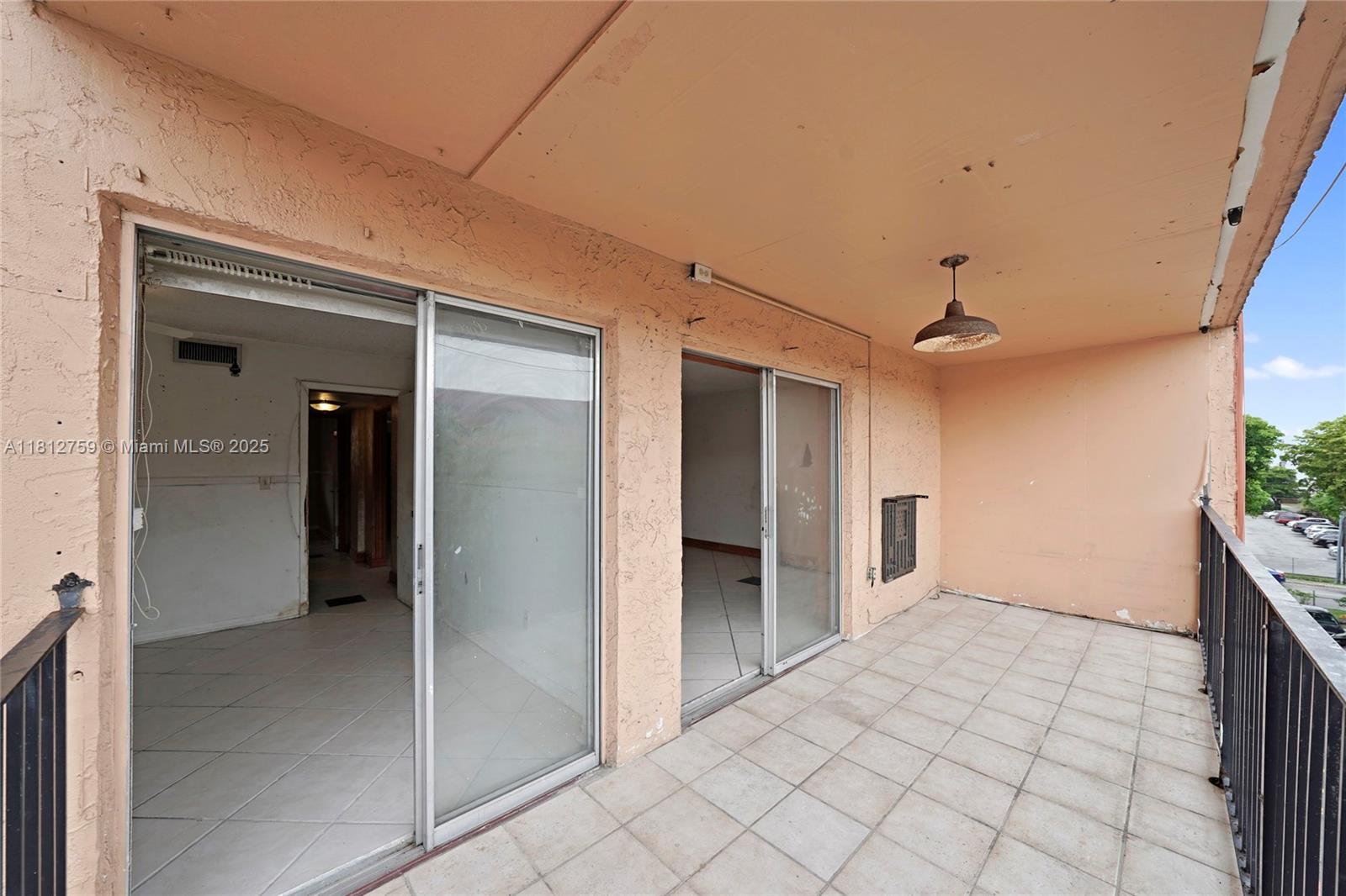 PALM-WEST GARDENS CONDO - Residential