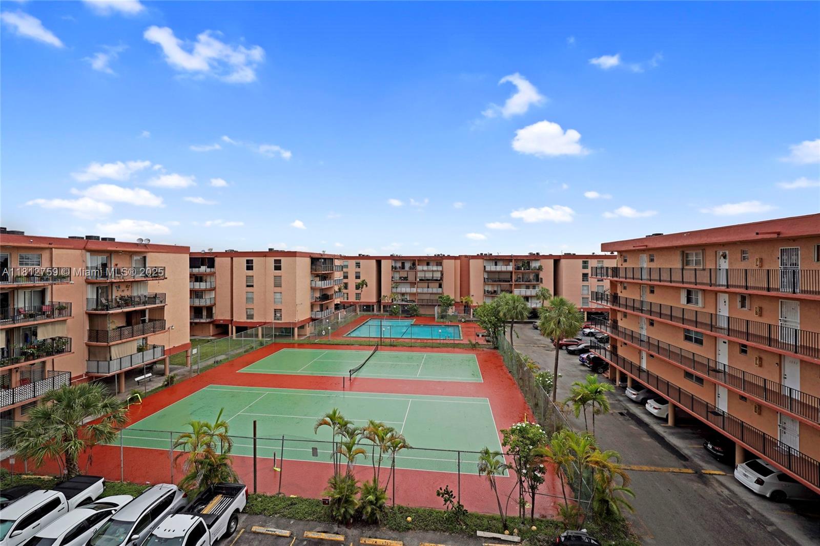 PALM-WEST GARDENS CONDO - Residential