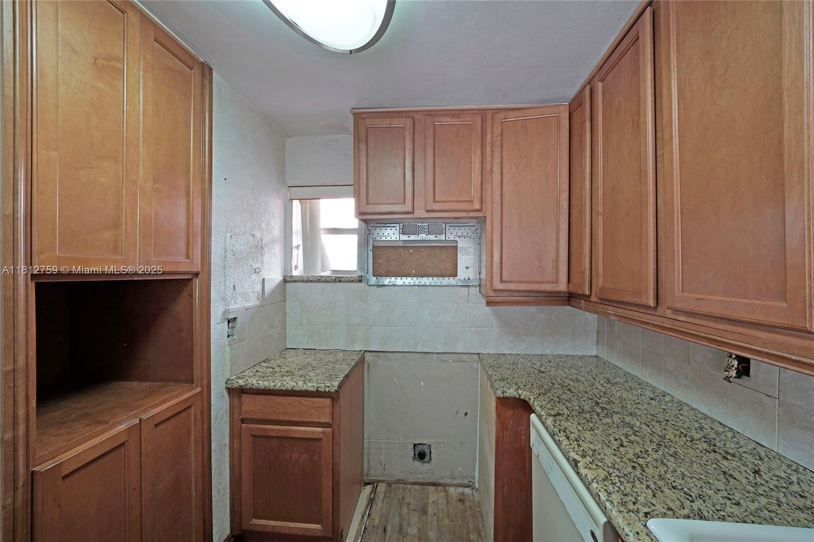 PALM-WEST GARDENS CONDO - Residential