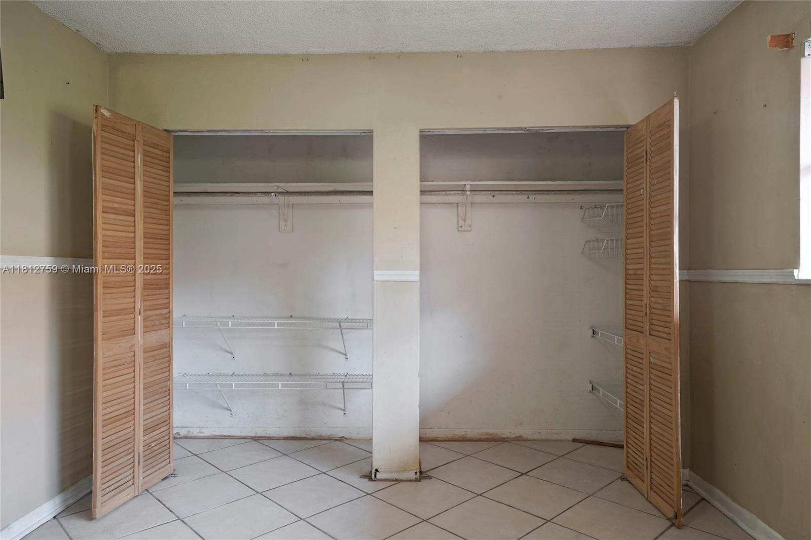 PALM-WEST GARDENS CONDO - Residential