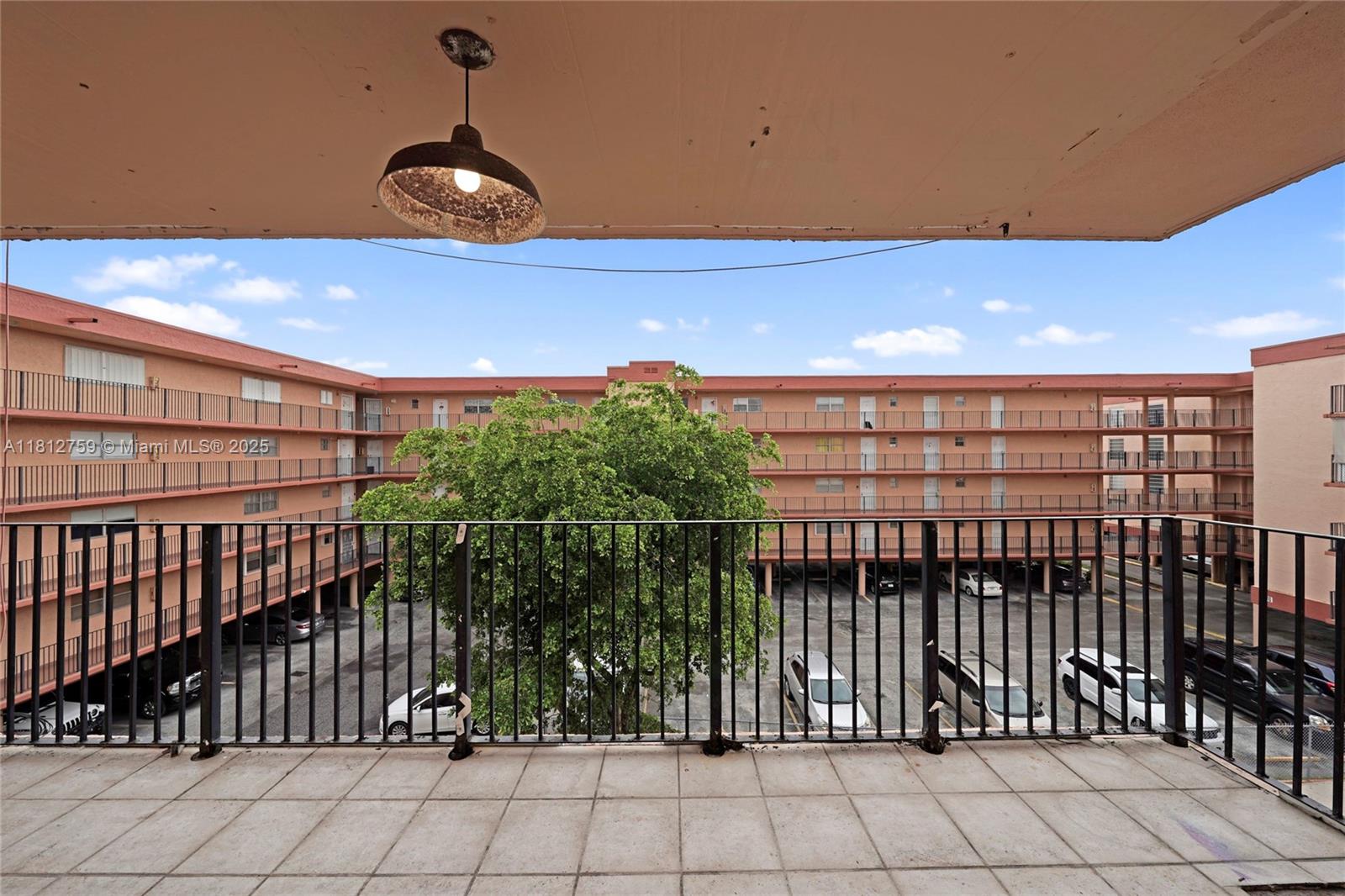 PALM-WEST GARDENS CONDO - Residential