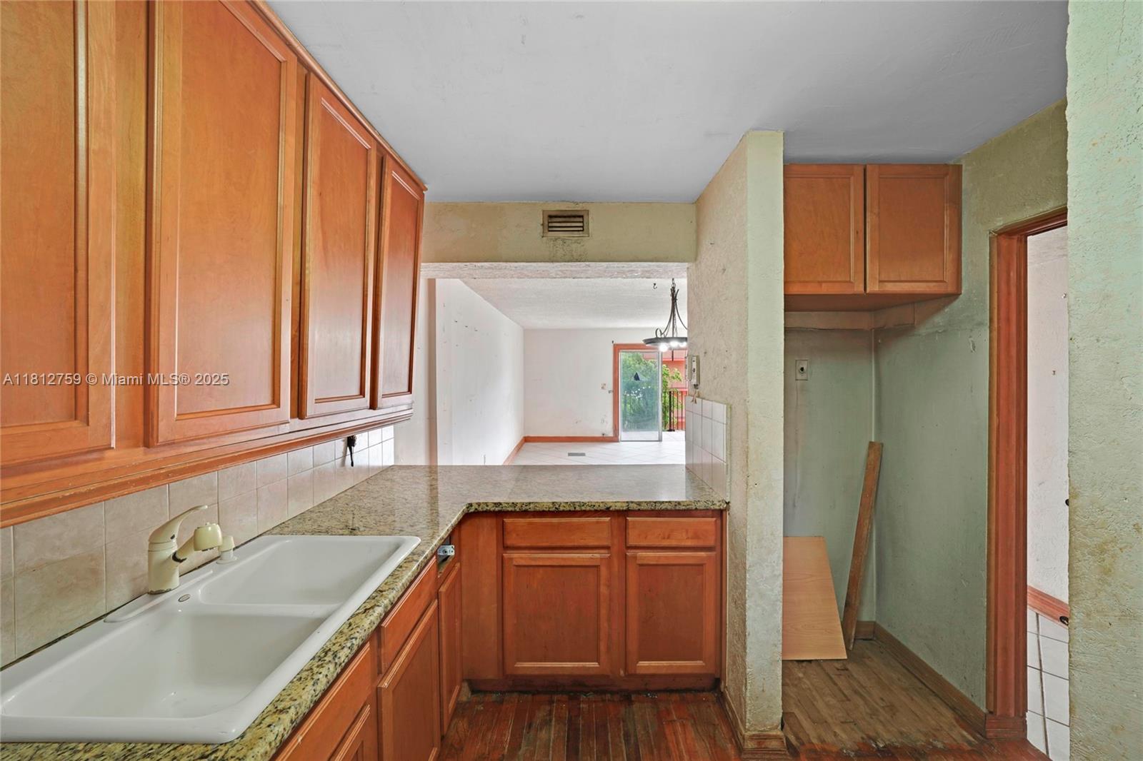PALM-WEST GARDENS CONDO - Residential