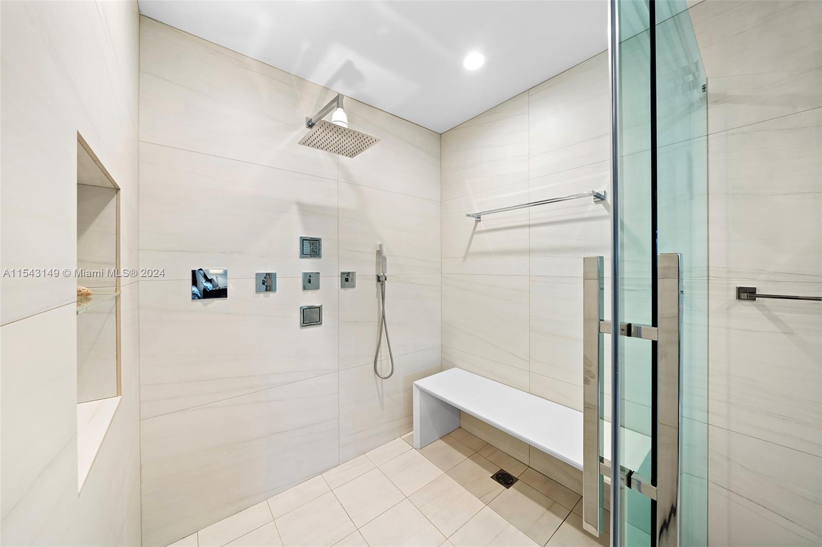 FROW HOMESTEAD - Residential