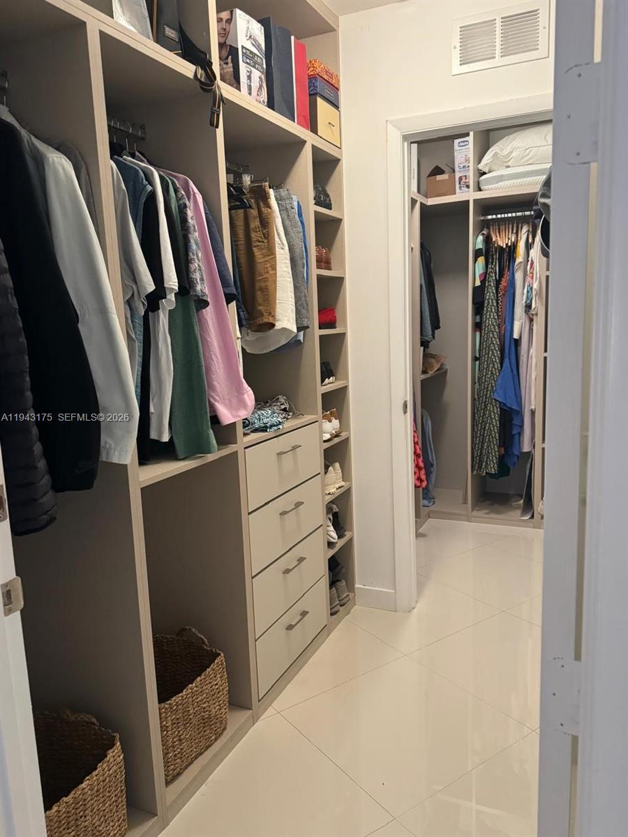 TDR TOWER III CONDO - Residential