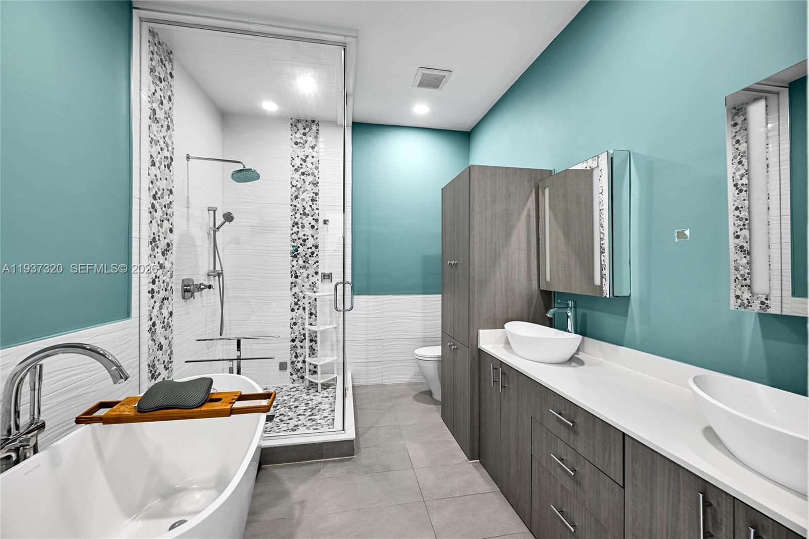 POINCIANA IS YT & RCQ CLU - Residential