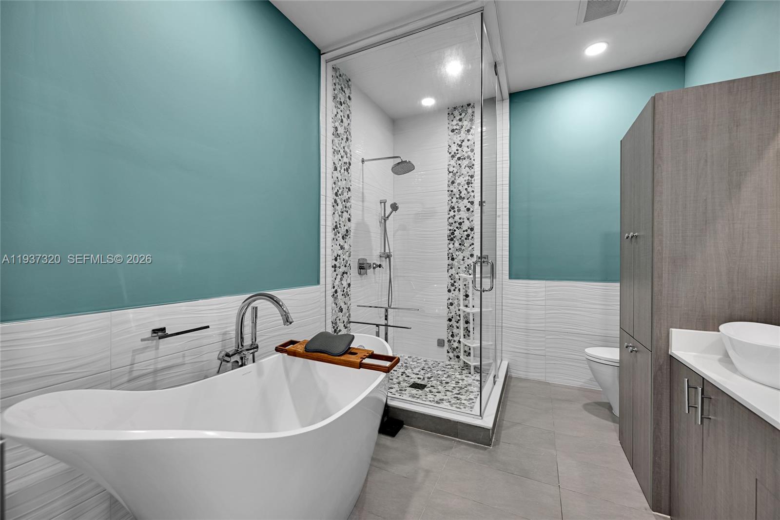 POINCIANA IS YT & RCQ CLU - Residential