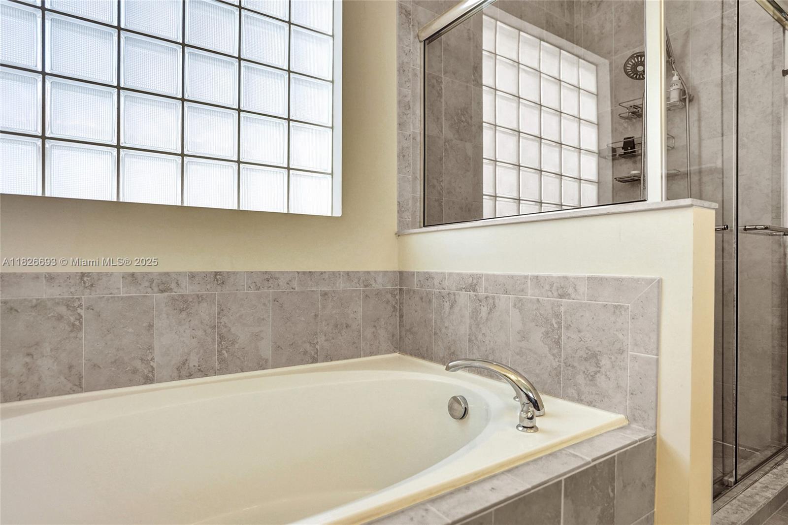 CAPISTARA - Residential