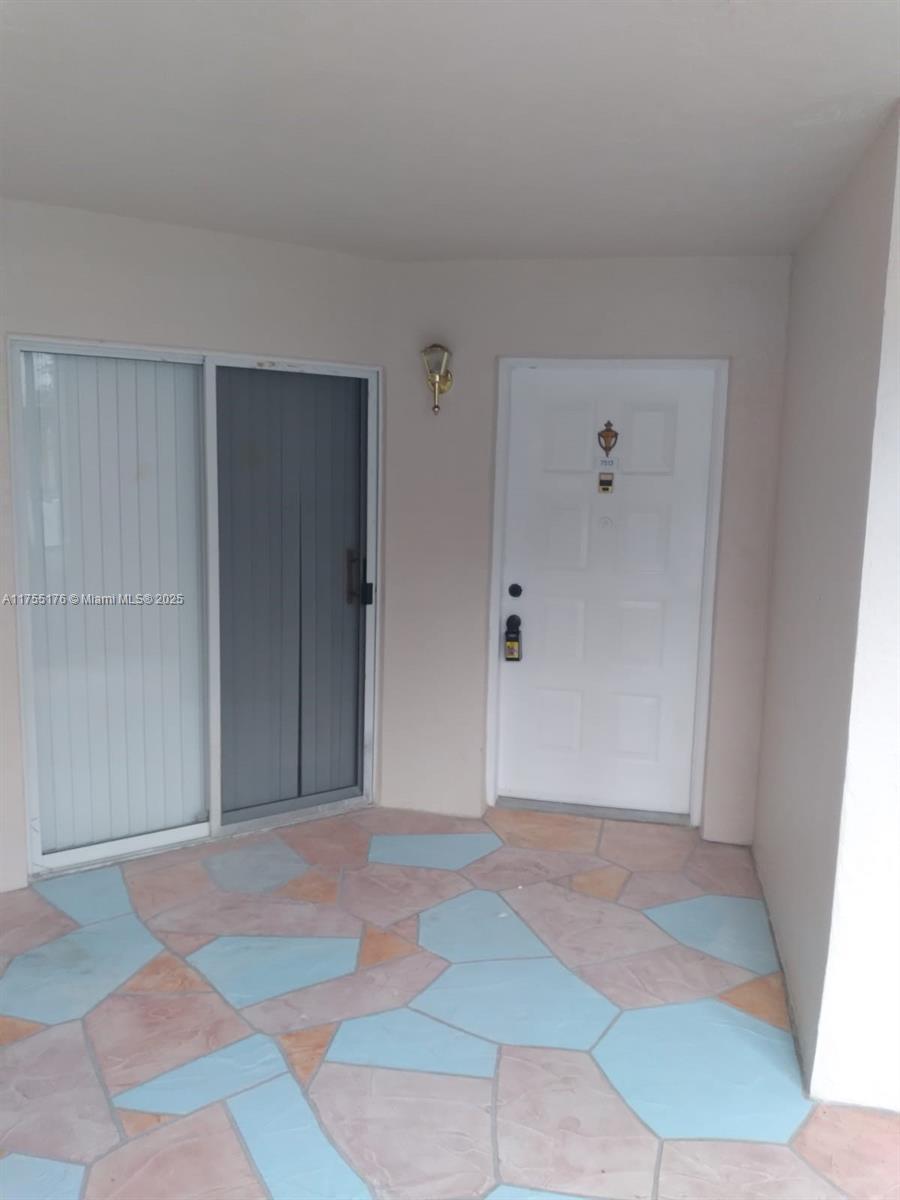 TRENT CONDOMINIUM - Residential