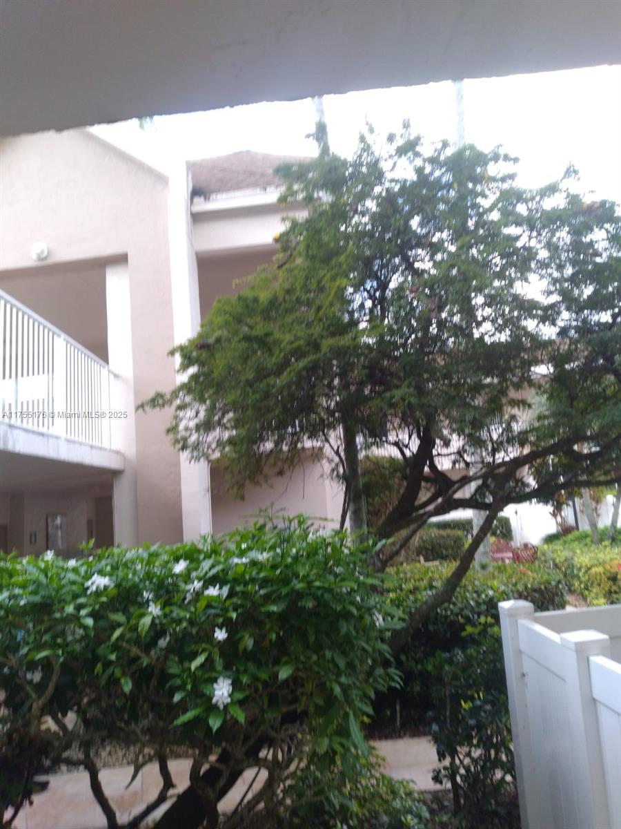 TRENT CONDOMINIUM - Residential