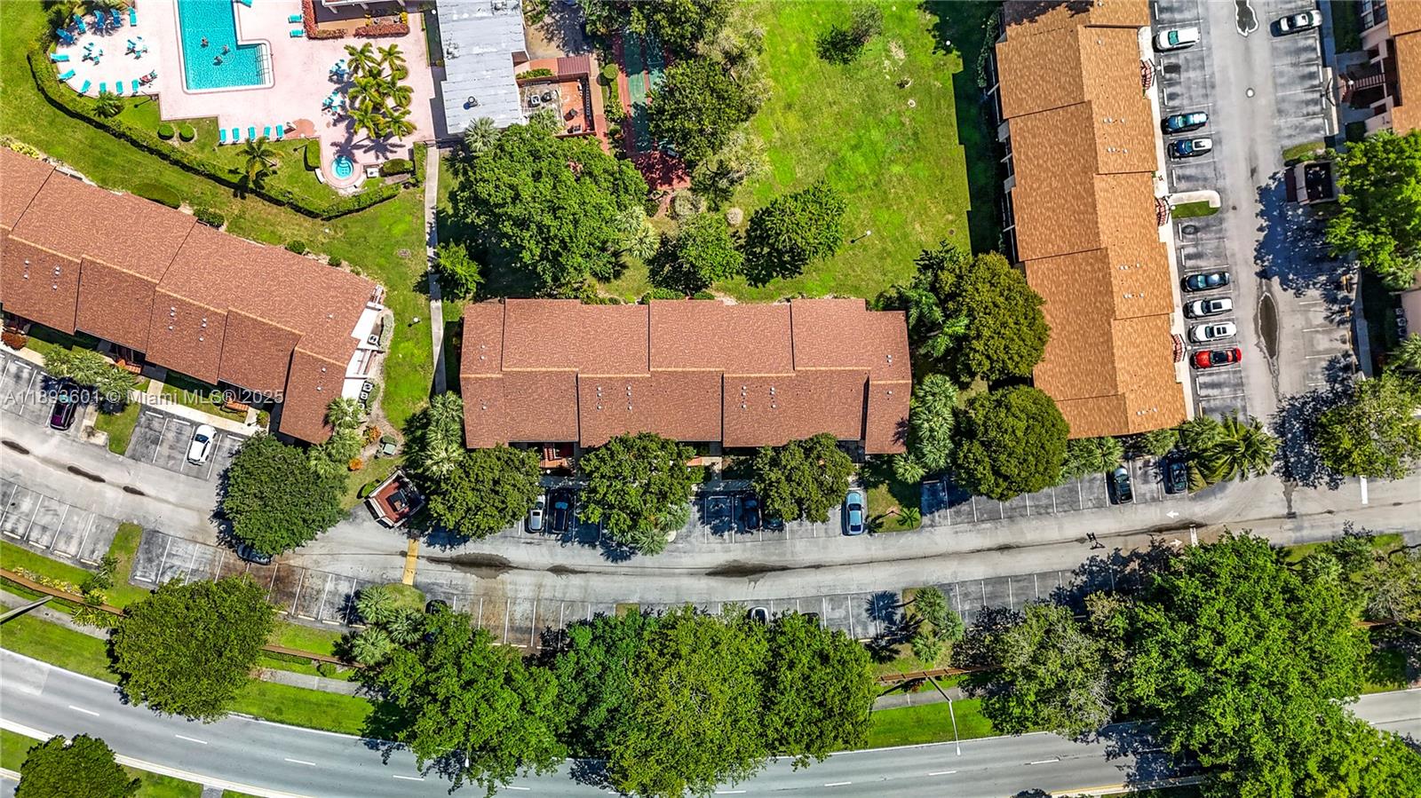 MEADOWRIDGE CONDO - Residential