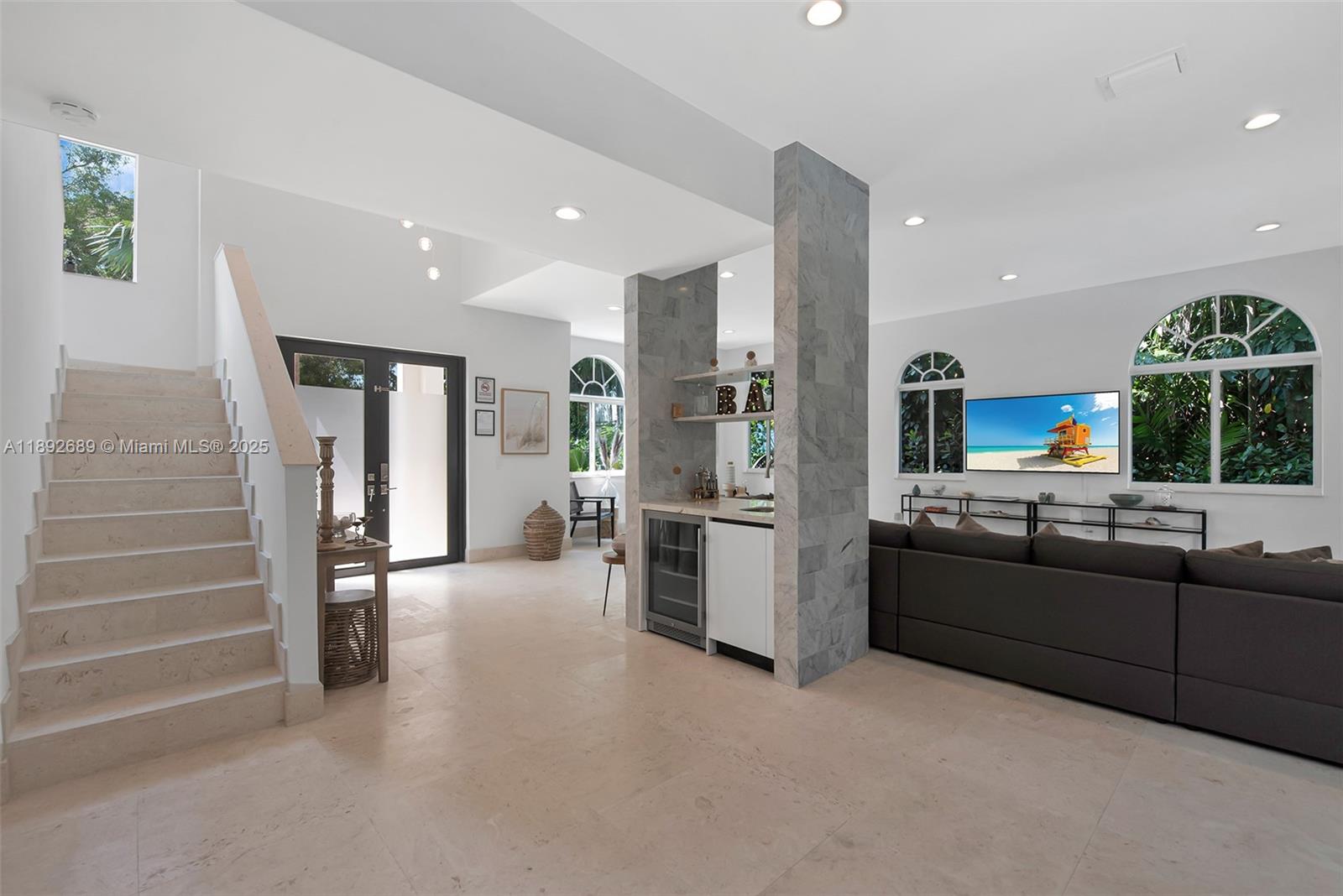CENTRAL MIAMI PART 1 - Residential Lease