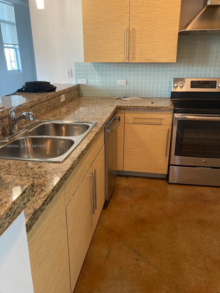 SKYLOFTS CONDO - Residential Lease