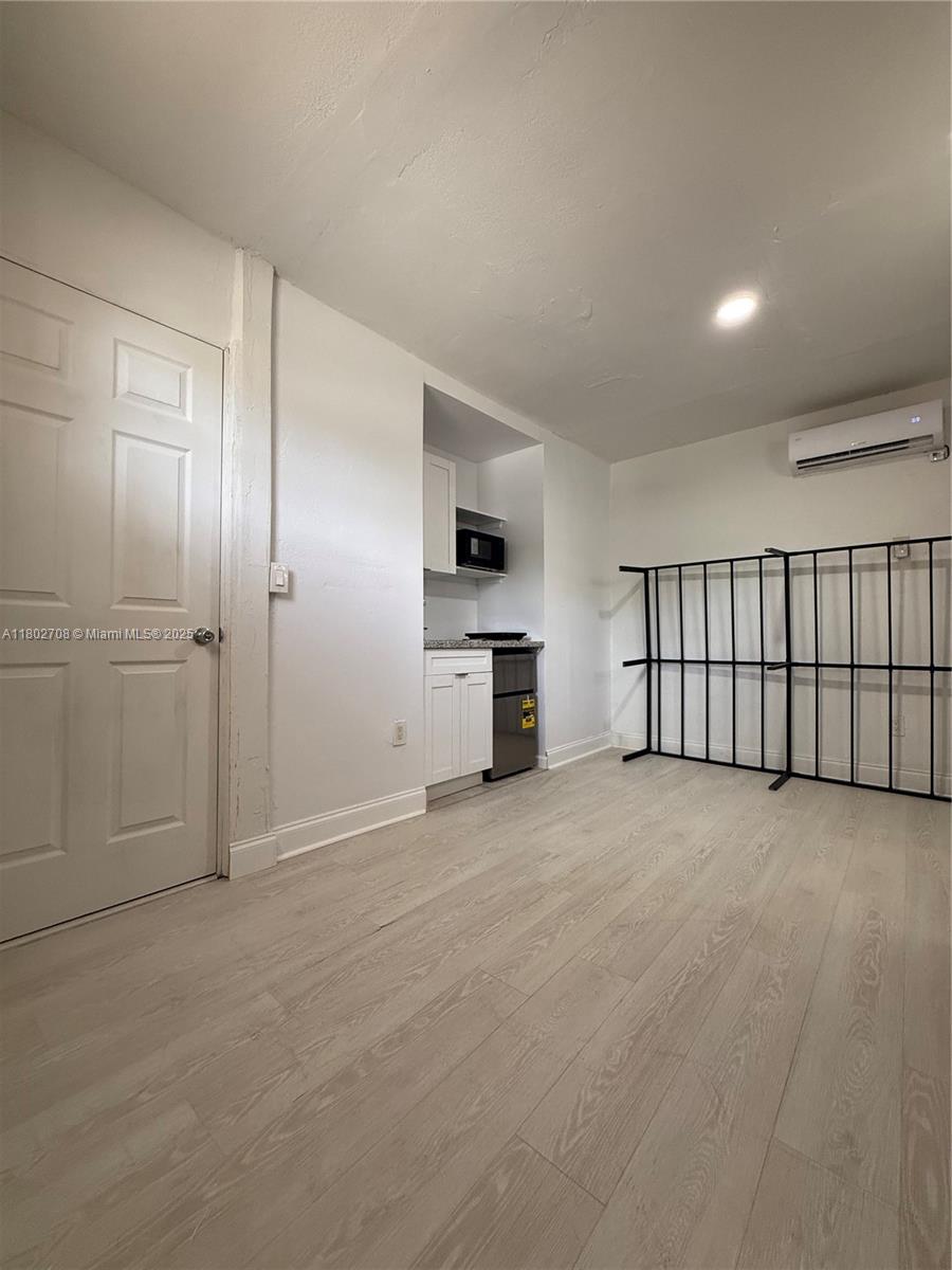 2460 Nw 61st St B, Miami, Broward County, Florida - 1 Bathrooms - 