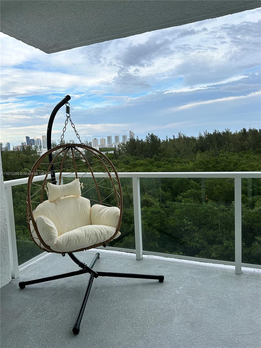 THIS UNIT HAS BEEN JUST RENOVATED, IT IS A BEAUTY, THE BALCONY HAS BEEN JUST RENOVATED WITH GLASS, IT IS FREE TO ENJOY THE MAGNIFICENT INTRACOSTAL VIEW. Stunning condo with sweeping views of the city's skyline, and balconies facing the Atlantic Ocean. Spacious 3-3. Unit features a kitchen with Italian-made cabinetry, Polished granite countertops, Imported marble countertops and floors in master bathroom, Private balcony, Central ac, Walk-in spacious closets. Building amenities include Clubhouse, Fitness Center, Heated swimming pool, Tennis court, Biscayne Bay Views, Glass railing balconies, Nine (9) foot high ceilings, 24 Hour gate guard & valet. Stay Dry with Covered parking spaces.
Tenant occupied until October 15, 2025; 48 hours' notice is required before a visit.