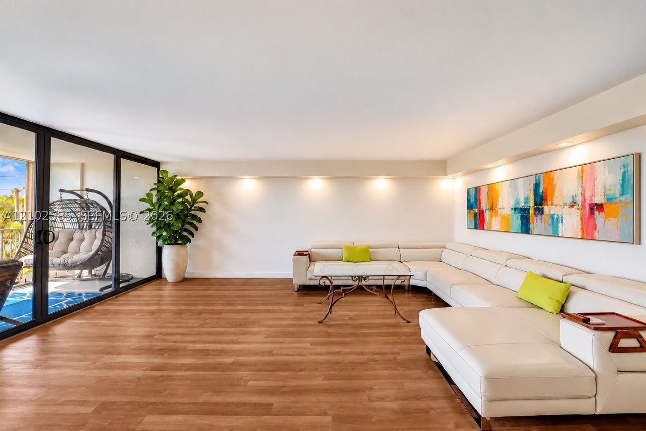 1901 N Ocean Blvd 3B