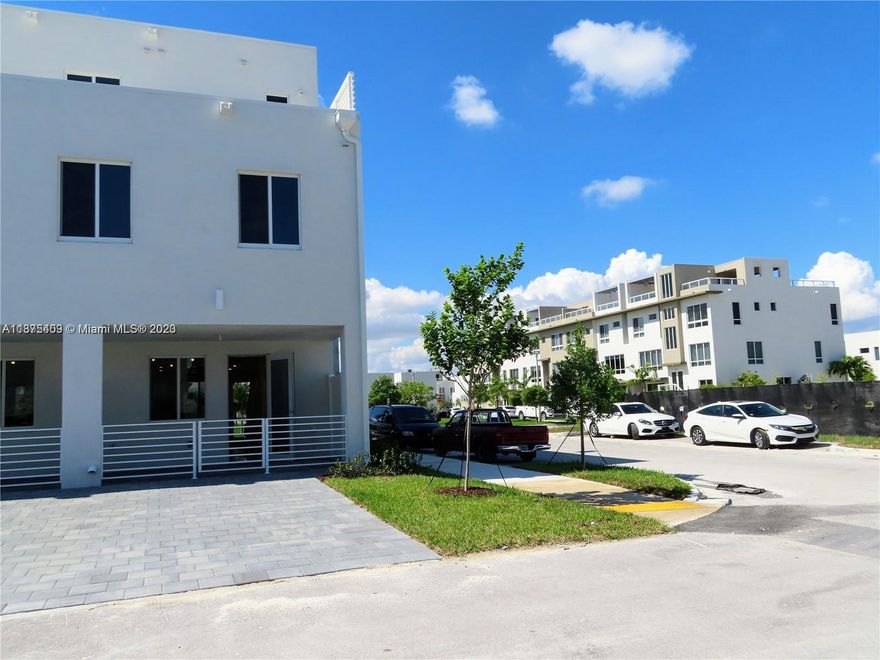 Beautiful corner apartment. 3 bedrooms and 2 and a half baths. Luxury stainless steel appliances, beautiful kitchen with quartz counter. Washer and dryer in unit. Covered back porch, parking spot just behind the unit. Spectacular clubhouse exclusively for residents. The exclusive LANDMARK community in Doral is in close proximity to shops, schools, highways, supermarkets and more. Just a few steps from the clubhouse.