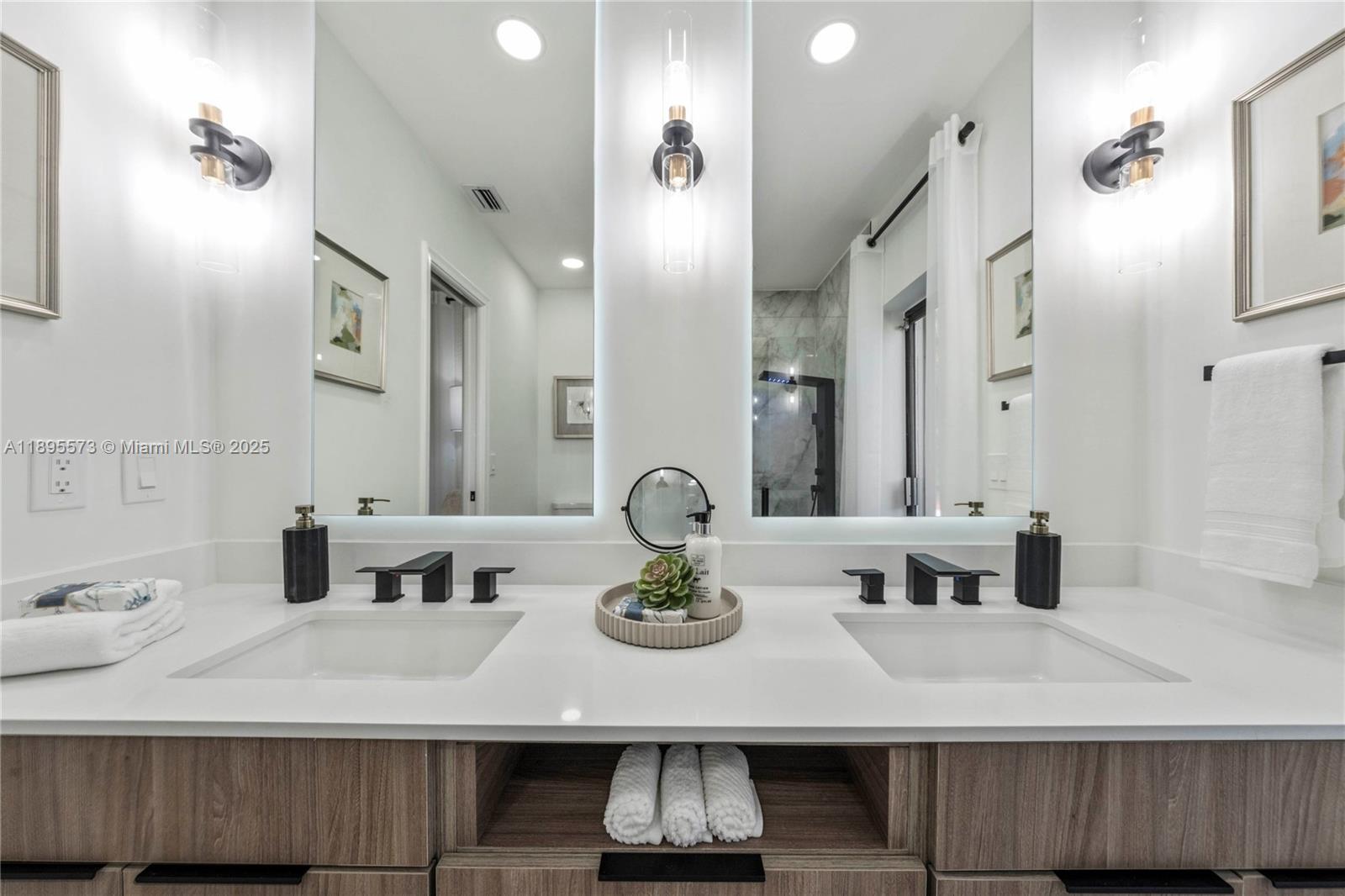 CYPRESS RUN - Residential