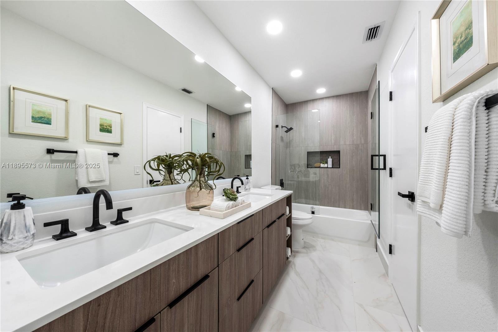 CYPRESS RUN - Residential