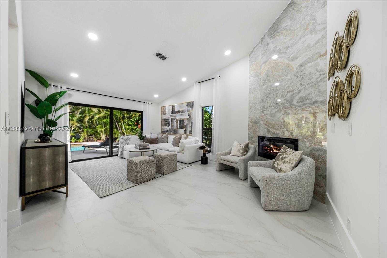 CYPRESS RUN - Residential