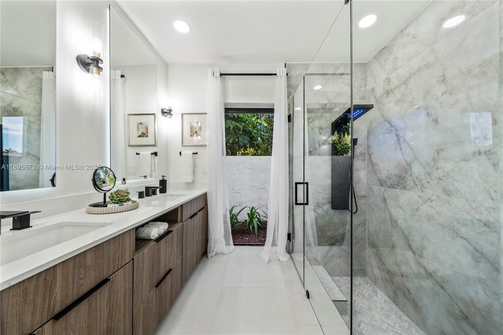 CYPRESS RUN - Residential