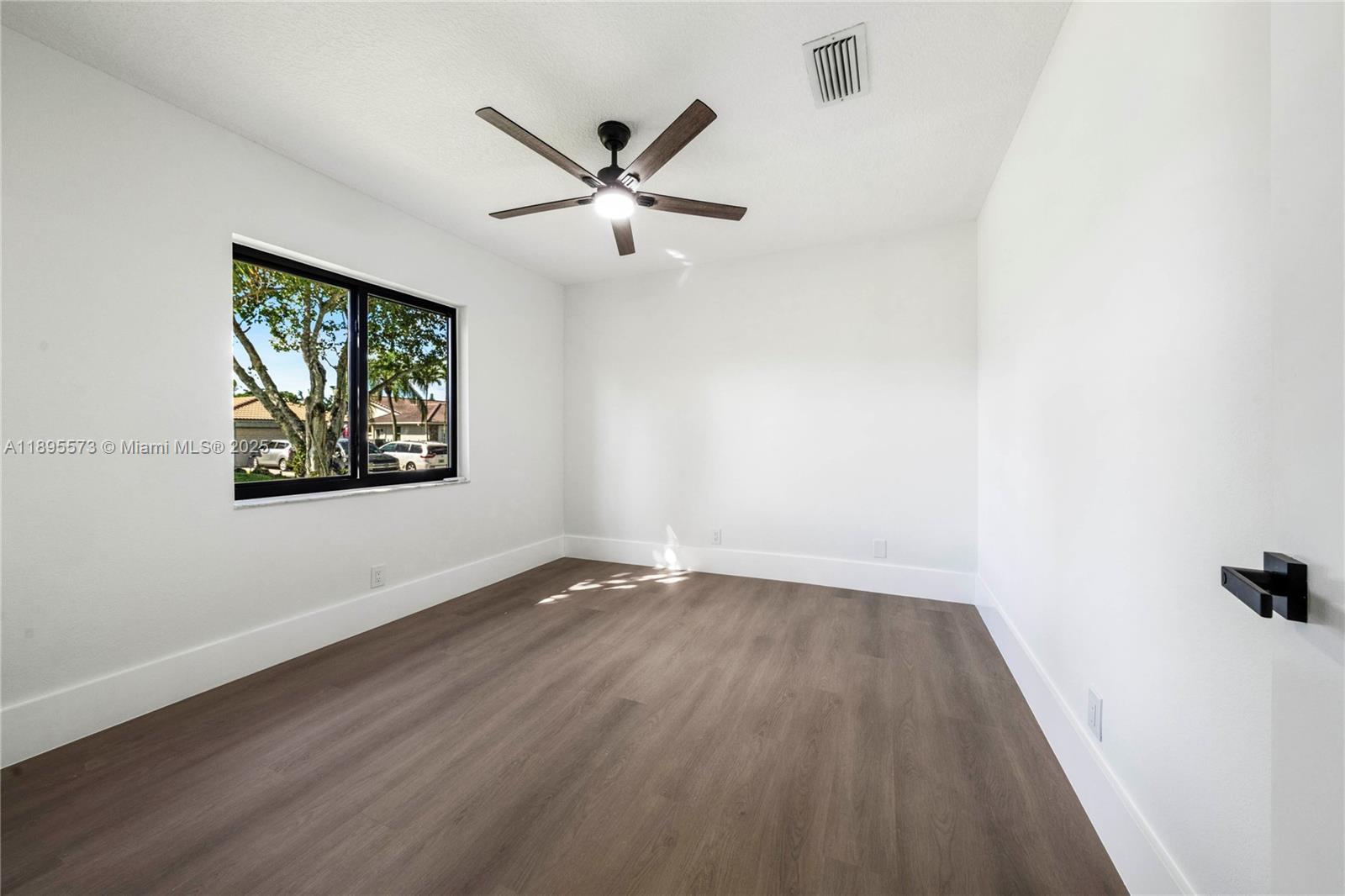 CYPRESS RUN - Residential