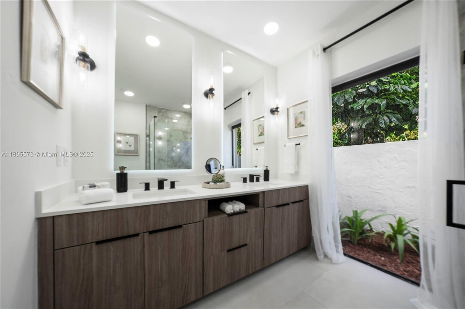 CYPRESS RUN - Residential