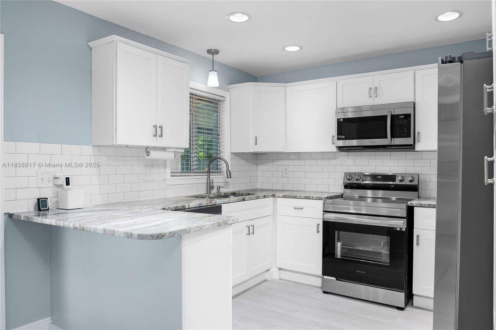 LINDA LOMA - Residential